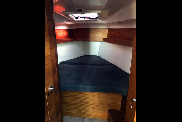 Elan Impression 40.1, Pula