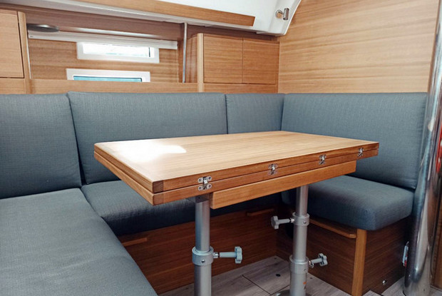 Elan Impression 40.1, Pula