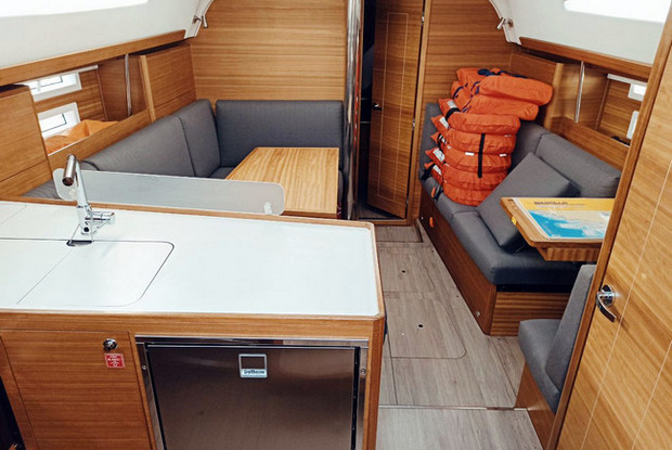 Elan Impression 40.1, Pula