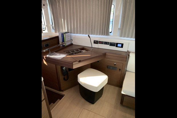 Lagoon 46 - 4 + 2 cab., Alimos