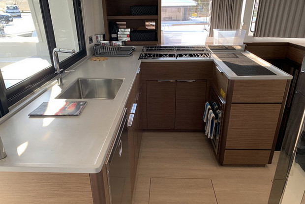 Lagoon 46 - 4 + 2 cab., Alimos