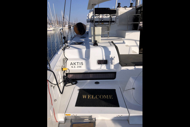 Lagoon 42 - 4 + 2 cab., Alimos
