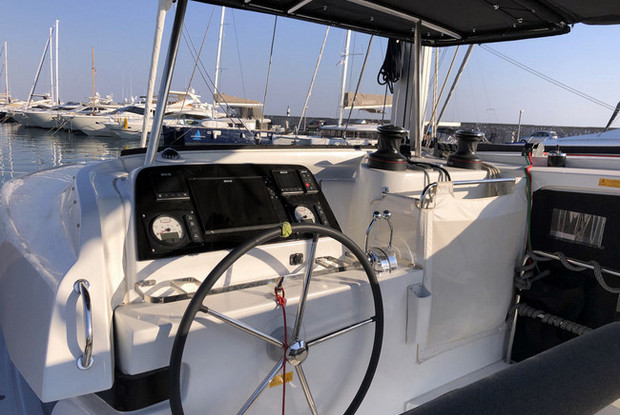 Lagoon 42 - 4 + 2 cab., Alimos