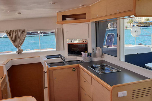 Lagoon 400 - 4 + 2 cab., Trogir