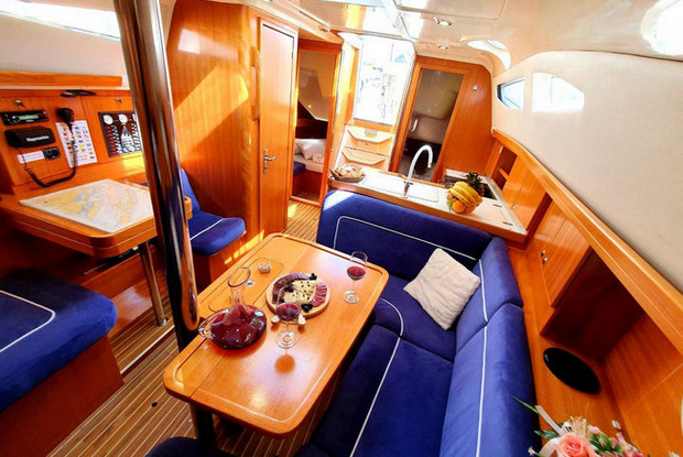 Elan 344 Impression, Jezera