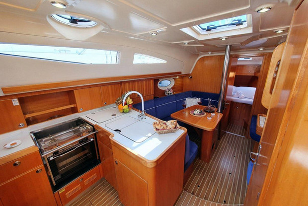 Elan 344 Impression, Jezera