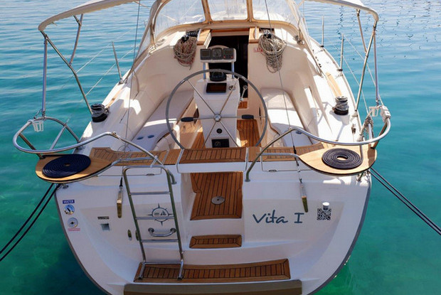 Elan 344 Impression, Jezera