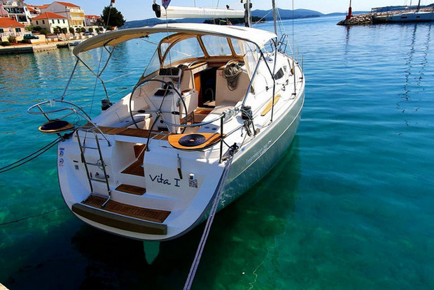 Elan 344 Impression, Jezera