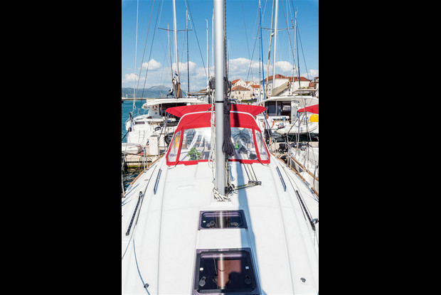 Oceanis 38, Pula