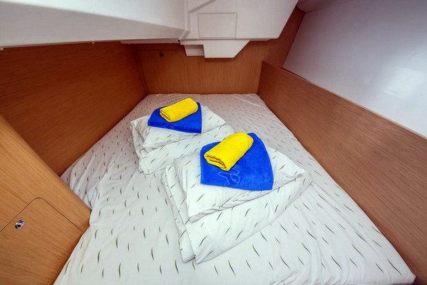 Oceanis 38.1, Trogir