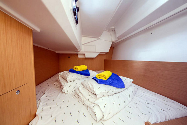 Oceanis 38.1, Trogir