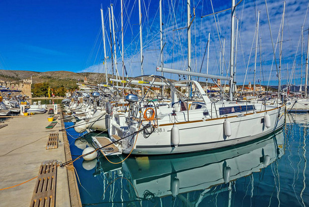 Oceanis 38.1, Trogir