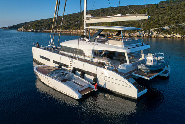 Lagoon Seventy 7, Split