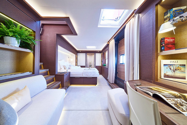 Lagoon Seventy 7, Split