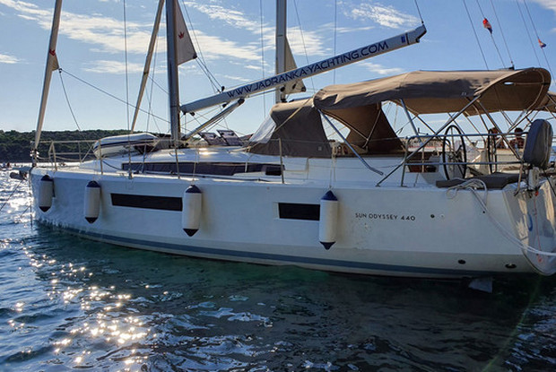 Sun Odyssey 440, Pula