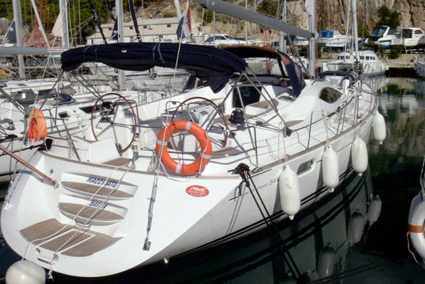 Sun Odyssey 54 DS , Betina