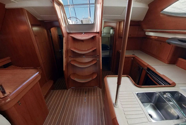 Sun Odyssey 54 DS , Betina