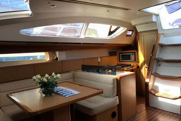 Sun Odyssey 50DS, Betina