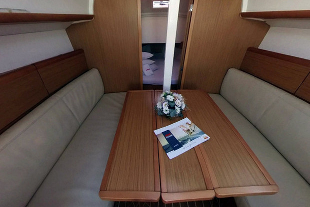 Sun Odyssey 30i, Betina