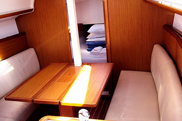 Sun Odyssey 30i, Betina