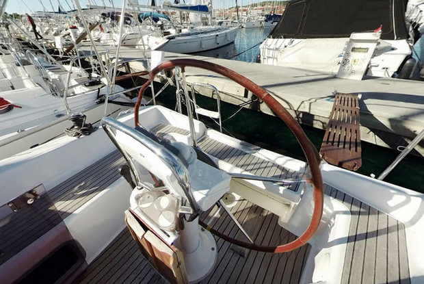 Sun Odyssey 30i, Betina