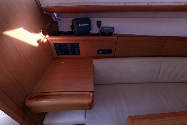 Sun Odyssey 30i, Betina