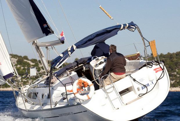 Sun Odyssey 37, Betina