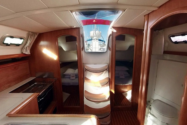 Sun Odyssey 37, Betina