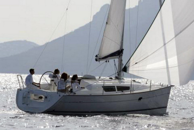 Sun Odyssey 32i, Betina