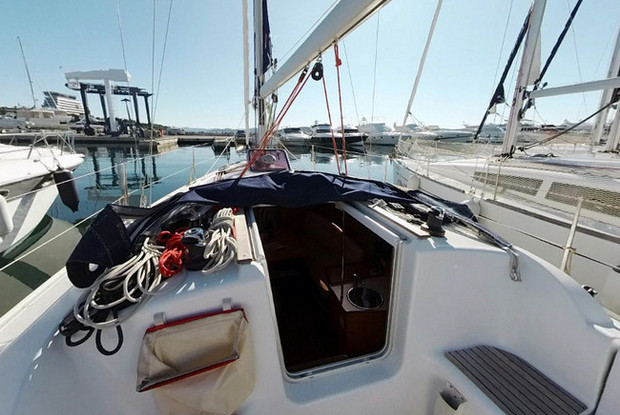 Sun Odyssey 32i, Betina