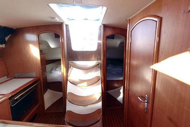 Sun Odyssey 40, Betina