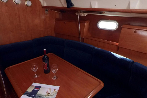 Sun Odyssey 40, Betina