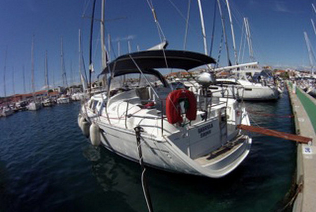 Sun Odyssey 43DS, Betina