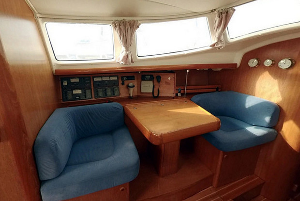 Sun Odyssey 43DS, Betina