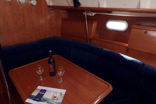 Sun Odyssey 40, Betina