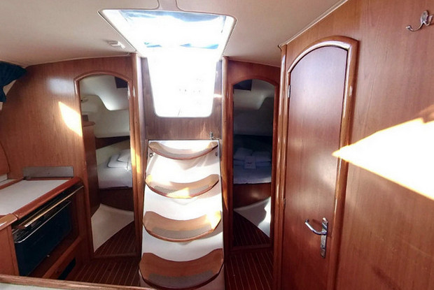 Sun Odyssey 40, Betina