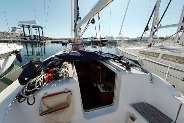Sun Odyssey 32i, Betina