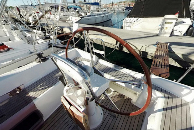 Sun Odyssey 30i, Betina