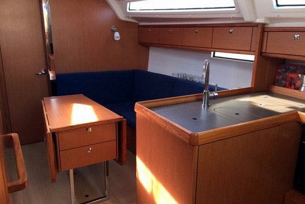 Bavaria Cruiser 37 - 3 cab., Pula