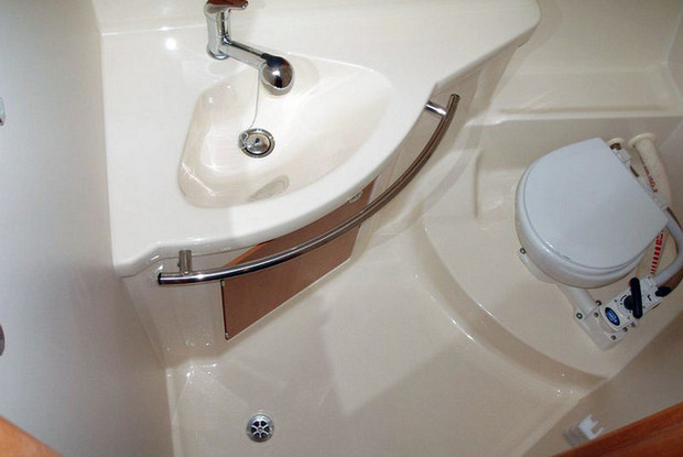 Elan 384 Impression, Kos