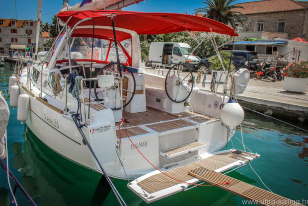 Oceanis 35, Pula