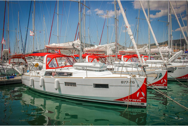 Oceanis 35, Pula