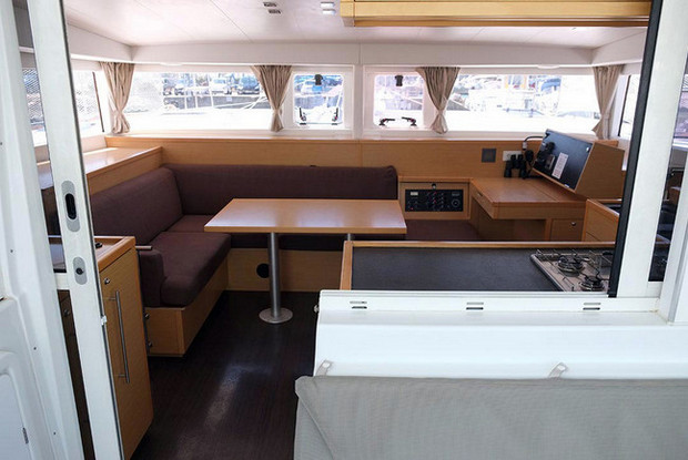 Lagoon 400 S2 - 4 + 2 cab., Pula