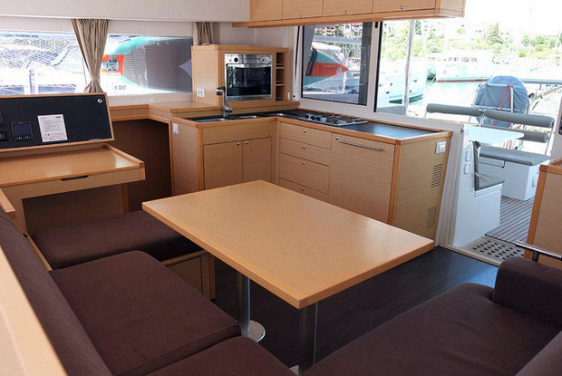 Lagoon 400 S2 - 4 + 2 cab., Pula