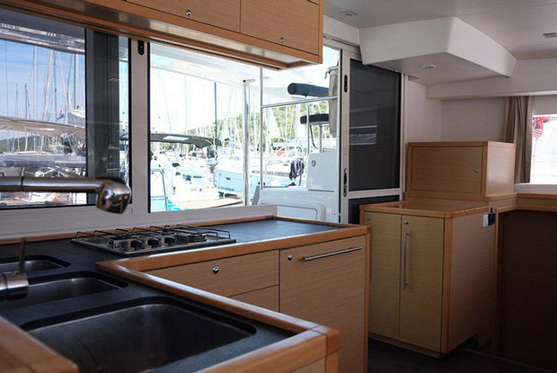 Lagoon 400 S2 - 4 + 2 cab., Pula