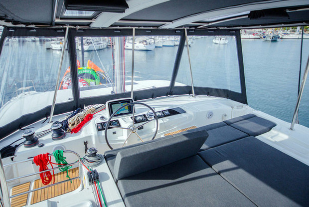 Lagoon 46 - 4 + 2 cab., Alimos