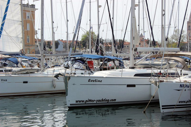 Bavaria Cruiser 46 - 4 cab., Jezera