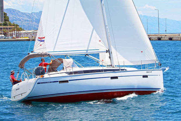 Bavaria Cruiser 37 - 3 cab., Split