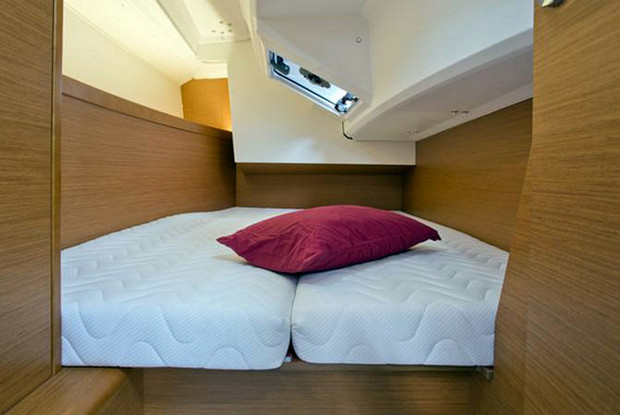 Sun Odyssey 349, Pula