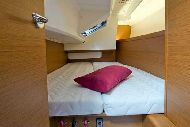 Sun Odyssey 349, Pula